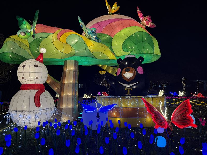 「泡湯喔熊」主題燈。（圖／觀光署提供）