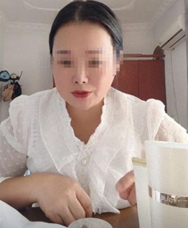44歲女網紅罹膽囊癌，嘆不痛不癢只是多了幾個結節，確診1個月後病逝。（圖／翻攝自微博）