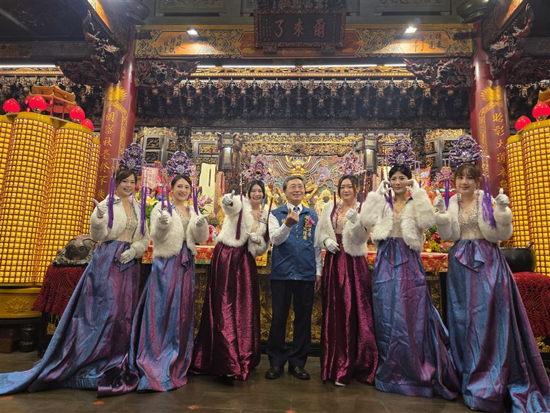 台北府城隍廟建廟144年。農曆10月初一是台北府城隍爺威靈公生日！松山信義八大廟2025年最後集合，６位美麗禮生驚豔全場。（圖／台北府城隍廟提供）