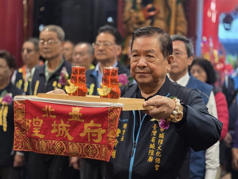 台北府城隍廟建廟144年。農曆10月初一是台北府城隍爺威靈公生日！松山信義八大廟2025年最後集合，６位美麗禮生驚豔全場。（圖／台北府城隍廟提供）