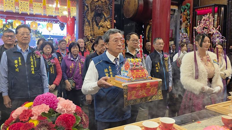 台北府城隍廟建廟144年。農曆10月初一是台北府城隍爺威靈公生日！松山信義八大廟2025年最後集合，６位美麗禮生驚豔全場。（圖／台北府城隍廟提供）