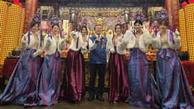 台北府城隍廟建廟144年。農曆10月初一是台北府城隍爺威靈公生日！松山信義八大廟2025年最後集合，６位美麗禮生驚豔全場。（圖／台北府城隍廟提供） 