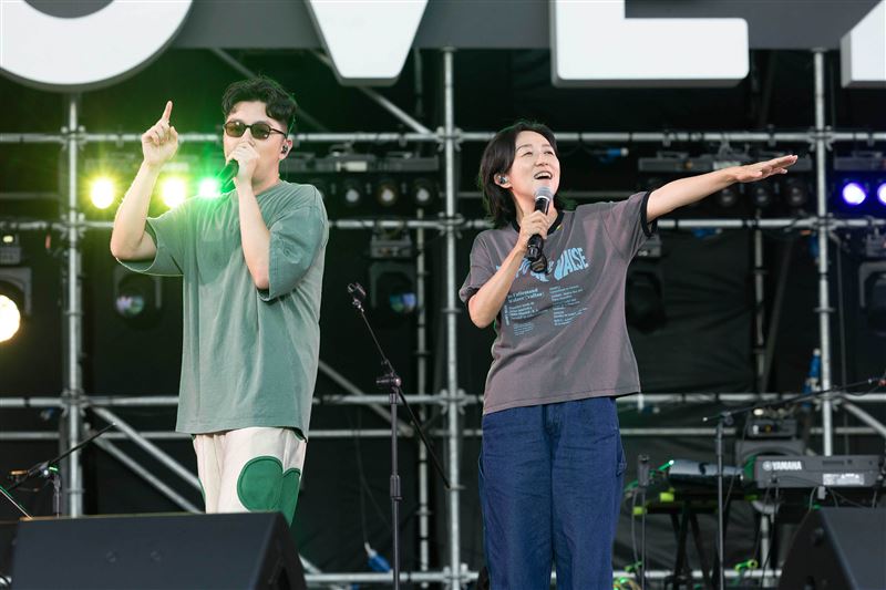 黃韻玲率領兒子Arthur所屬的「浪漫里」登場。（圖／愛之日常音樂節提供）