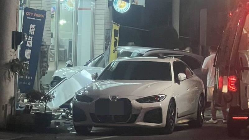 彰化雙B車競速撞超商！路人挨撞重傷送醫