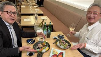 謝志偉揪吳志中吃日本料理：別讓盟友痴等