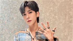 畢書盡台灣籍父親捲入刑案遭通緝。（圖／翻攝自臉書）