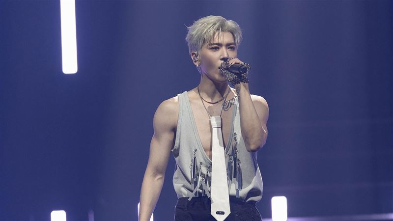 畢書盡台灣籍父親捲入刑案遭通緝。（圖／索尼音樂提供）