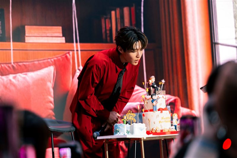 炎亞綸生日會以大型企業徵才大會為主題。（圖／晴空鳥提供）