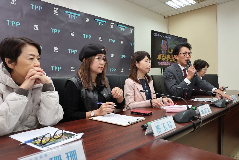 黃國昌、黃珊珊等6人確定請辭民眾黨立委。（圖／中央社）