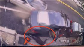 桃園,中壢,賓士,婦人,停車（圖／翻攝畫面）