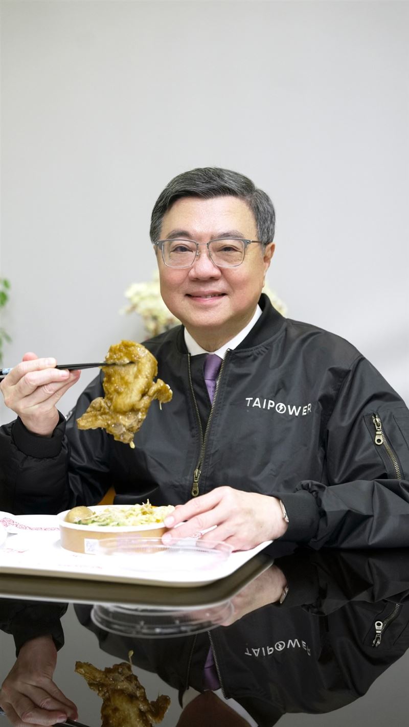 行政院長卓榮泰分享午餐照，分工挺台灣豬（圖／翻攝自卓榮泰臉書）