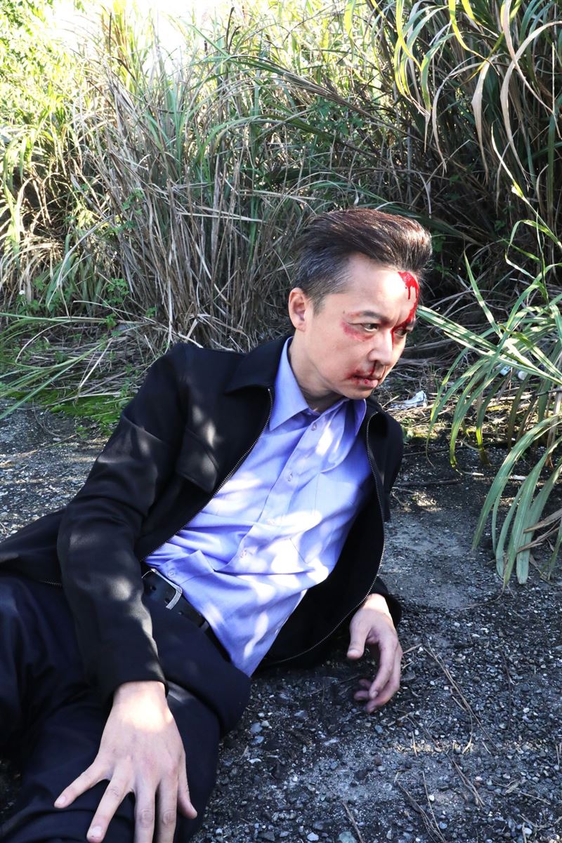 何豪傑為了楚宣安全，獨自遭受傷害，逼出觀眾眼淚。（圖／民視提供）