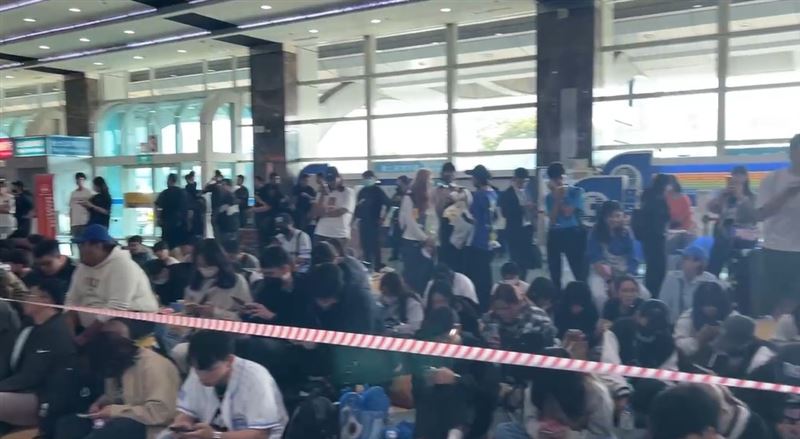 得知子瑜獨自返台，不少粉絲也計畫二度前往機場守候。（圖／翻攝自三立新聞台）