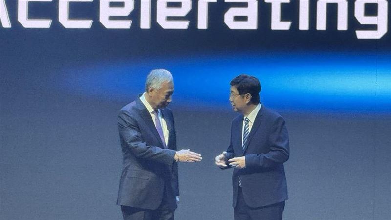 HHTD25／鴻海最重要的那男人「白了頭」！