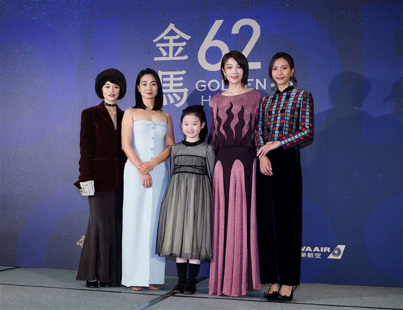 最佳女配角入圍者鄧滔（左起）、陳雪甄、葉子綺、蔡淑臻、黃珮琪齊聚一堂。（圖／記者趙于瑩攝影）