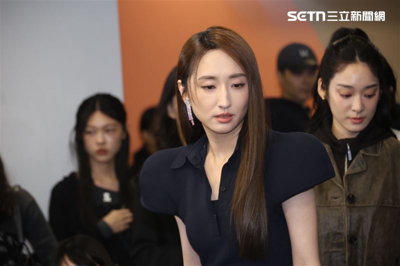 柯佳嬿首度現身，談到坤達閃兵一事。（圖／記者鄭孟晃攝影）