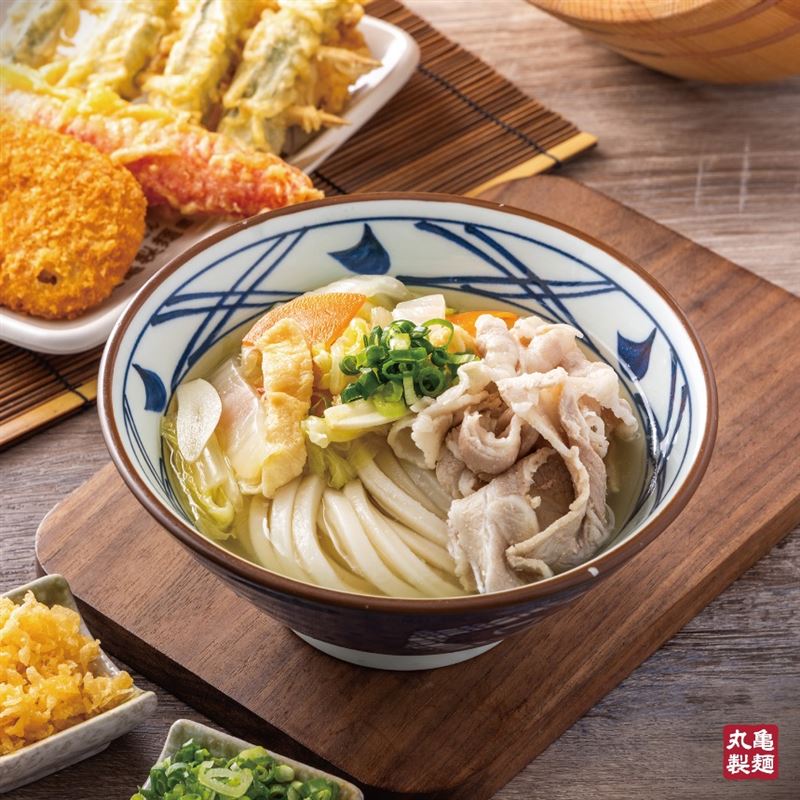 丸亀製麵買2026年桌曆附12張烏龍麵兌換券。(圖／丸亀製麵提供）