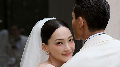 林映唯浪漫完婚！掀頭紗深吻她當場淚崩