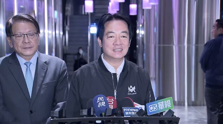 總統賴清德21日晚間進電影院欣賞以白色恐怖時期為背景的電影《大濛》（圖／翻攝畫面）