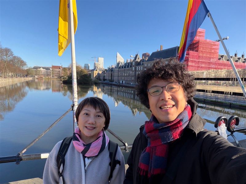 范雲（左）、沈伯洋現身國際刑事法院（圖／范雲辦公室提供）