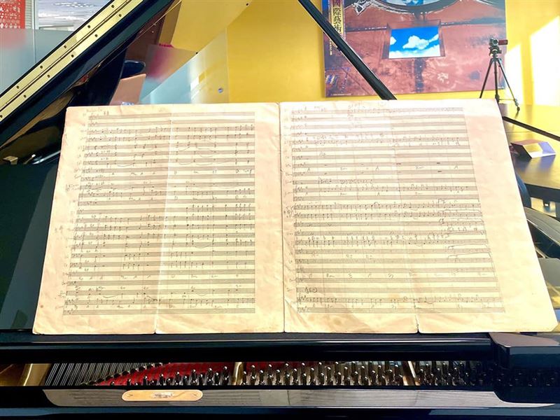 金馬獎主題曲《金馬奔騰》台灣長笛教母樊曼儂3天寫出來，1980年第17屆金馬獎開始年年傳頌，震撼感動全世界。圖為 樊曼儂創作《金馬奔騰》樂譜手寫原稿。（圖／新象提供）