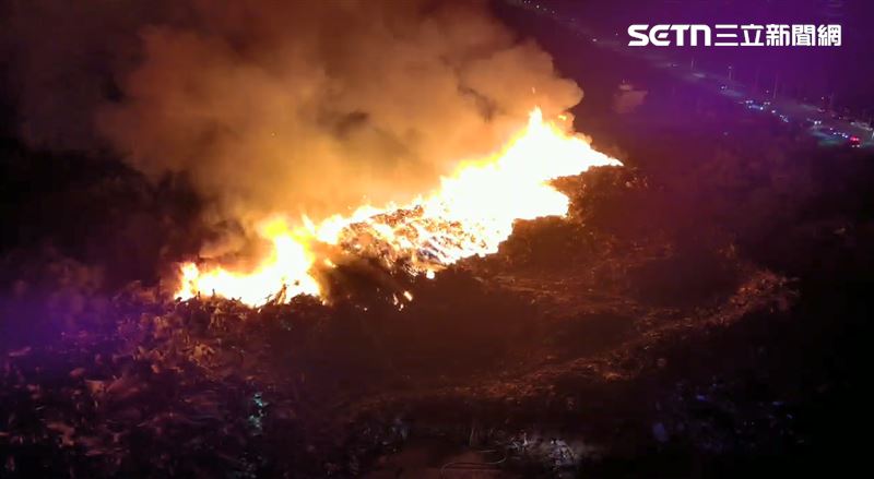 新／台南白河廢棄物大火！火舌狂竄畫面曝