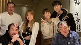 韓秉融（左下）是粿粿（右二）同母異父的兄妹。（翻攝自韓秉融IG）