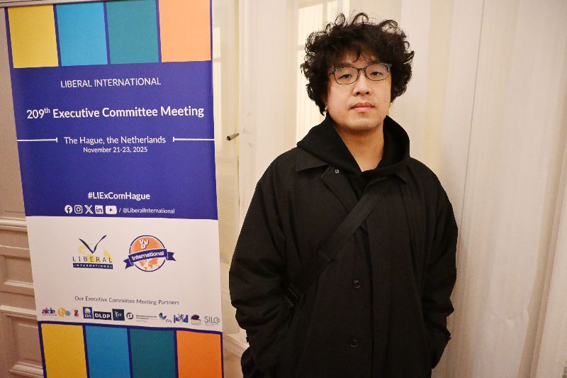 民進黨立委沈伯洋赴荷蘭海牙出席國際自由聯盟會議，他說各國的國會議員透過這樣的組織與合作，向中國傳遞「挺台灣」的訊息