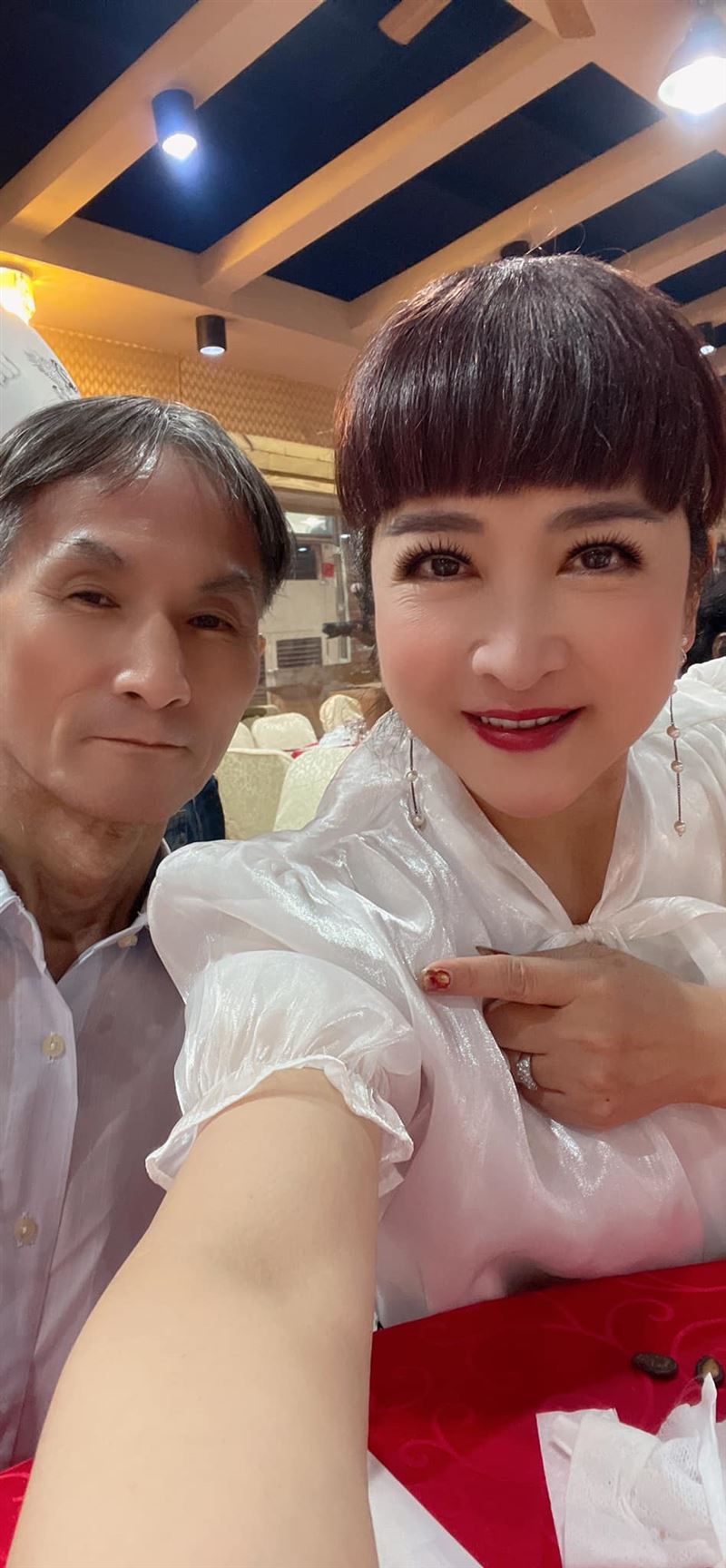 陳素珍（右）與邱家嚴（邱家寶）交好。（圖／翻攝陳素珍臉書）