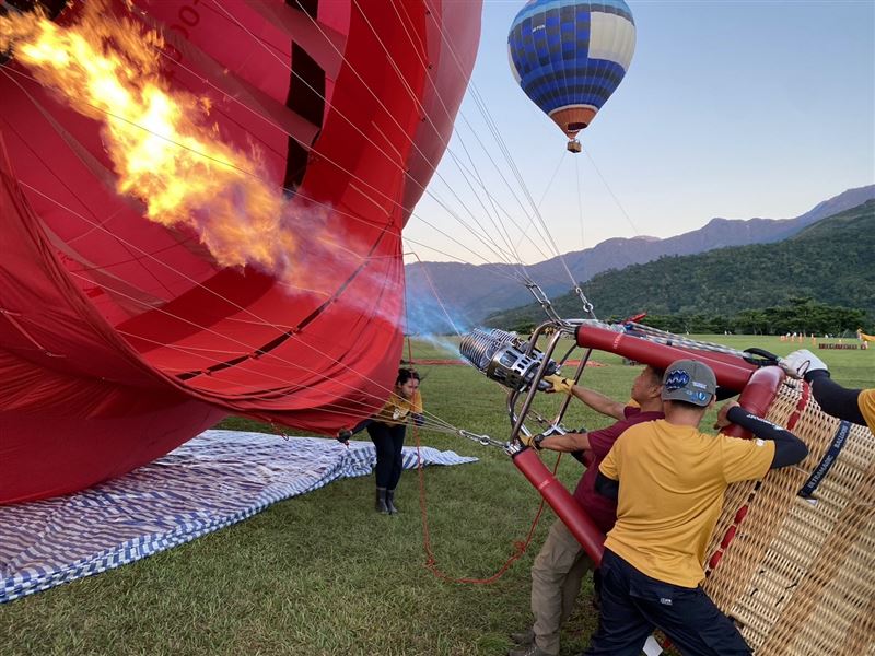 台東縣政府預計再培訓2名熱氣球飛行員。（圖／取自台東縣政府官網）