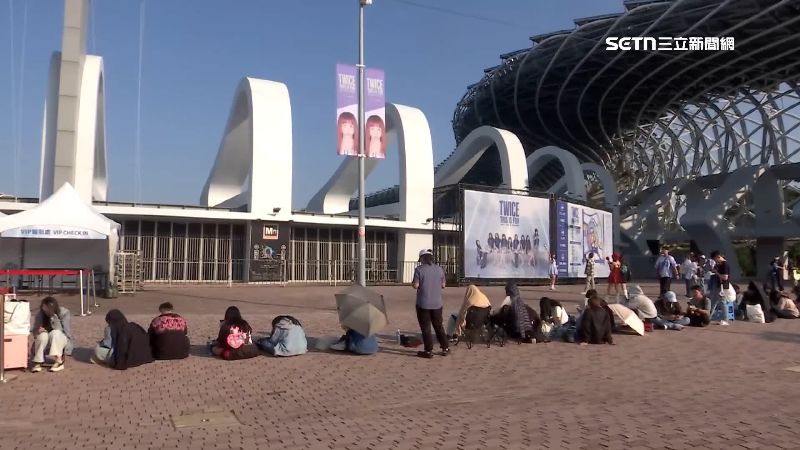 TWICE今開唱！粉絲搶買周邊：預算無上限