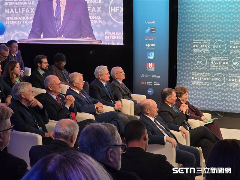 2025年第17屆「哈利法克斯國際安全論壇」在加拿大舉行，為期4天。本屆論壇主要探討的議題包括全球安全與防務策略、國際衝突的預防與解決、科技與國防創新、氣候變遷對安全的影響，以及女性在和平與安全領域的角色等。來自世界各地的政要、軍事專家、學者及青年領袖齊聚一堂，共同交流觀點，分享經驗，並尋求解決複雜國際問題的創新方案，打造國際合作與對話的平台。（圖／受訪者提供）