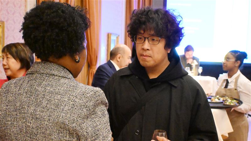 赴海牙參加會議　沈伯洋：中國法律戰沒用