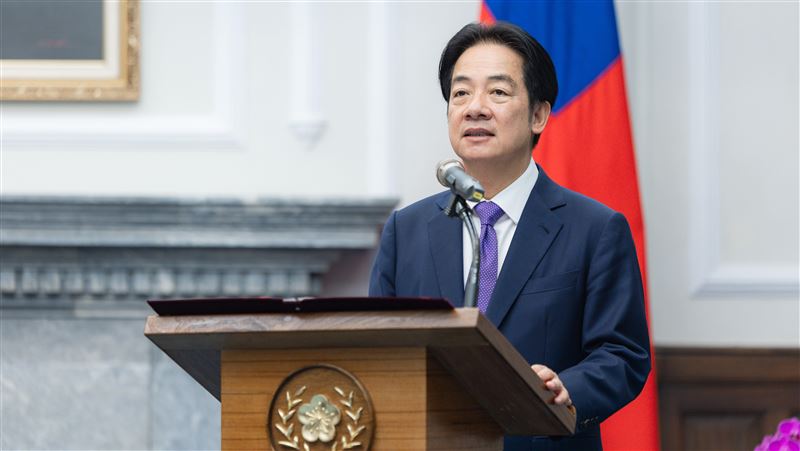 賴清德發文致敬黃百韜　黨政人士曝用意