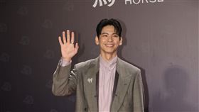 林柏宏步上紅毯，一身行頭非常好看。（圖／記者鄭孟晃、趙于瑩攝影）