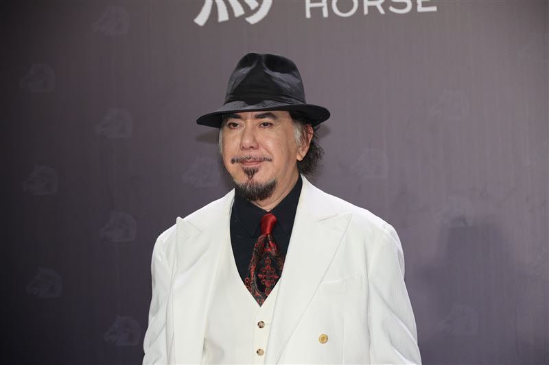 香港影帝黃秋生出席第62屆金馬獎頒獎典禮。（圖／記者鄭孟晃、趙于瑩攝影）