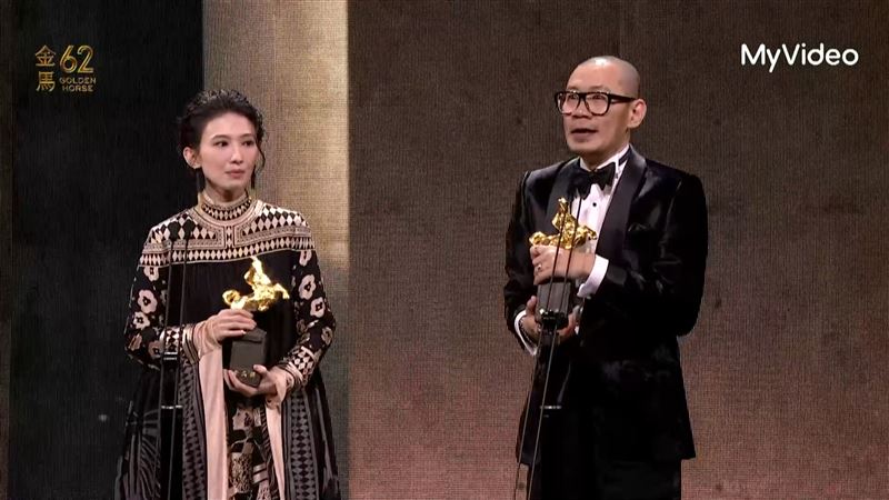 戴佩妮音準狂飄慘翻車 下秒仍奪金馬獎座