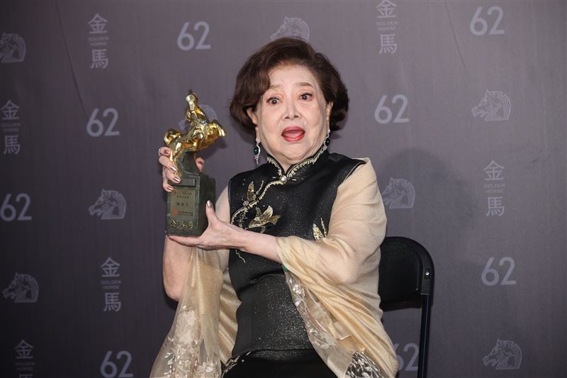 剛獲得金馬獎終身成就獎的陳淑芳，10日又因好人好事代表首度踏入立法院。（圖／記者鄭孟晃、趙于瑩攝影）