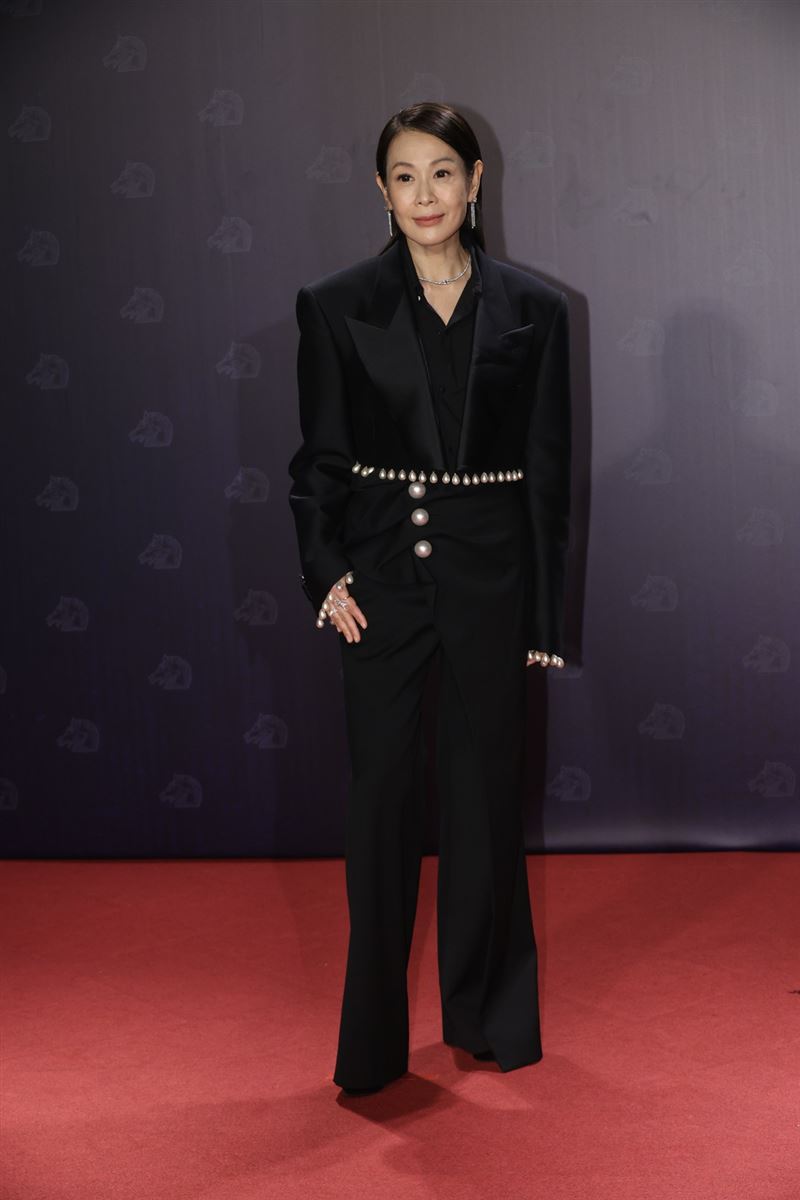 劉若英晚間換上華服，化身霸氣女明星。（圖／鄭孟晃、趙于瑩攝影）