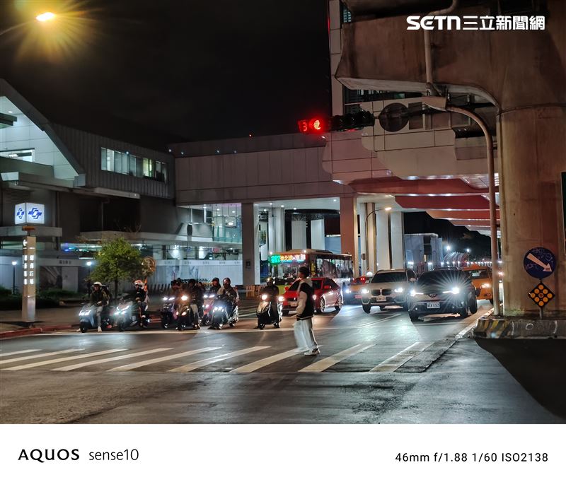 2倍隨手夜拍馬路