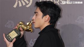 曾敬驊奪下金馬獎男配角獎。（圖／記者鄭孟晃、趙于瑩攝影）