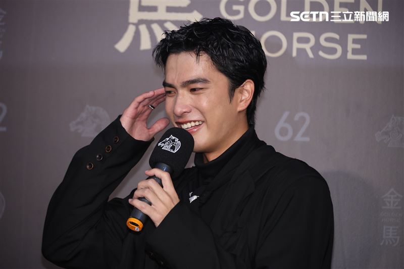曾敬驊奪金馬男配一路哭上台，受訪時眼眶依然泛紅。（圖／記者鄭孟晃、趙于瑩攝影）