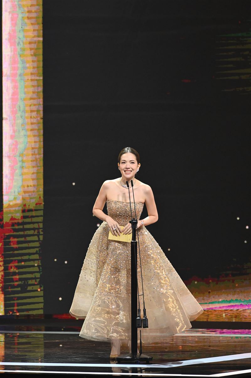 許瑋甯擔任頒獎人。（圖／金馬執委會提供）