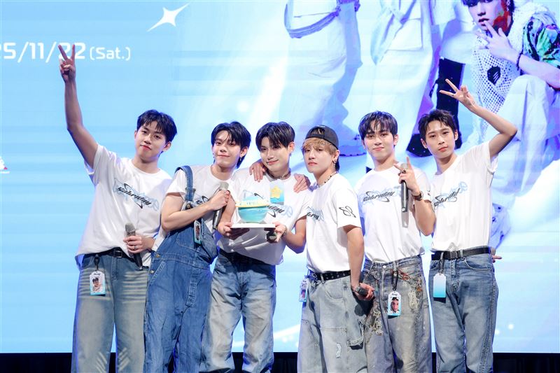 Saturnday成軍2週年見面會，左起峻瑋、凱杰、立杰、小潘、水豐、新民。（圖／So-net提供）