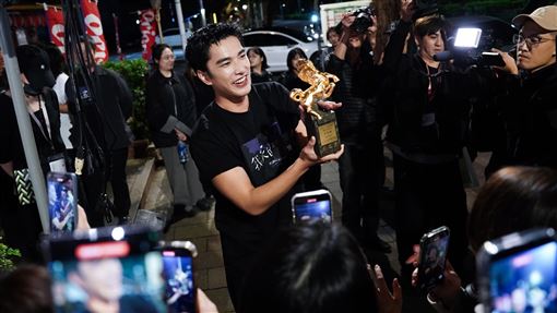 曾敬驊奪男配打給爸媽　曝童年被叫愛哭ㄟ