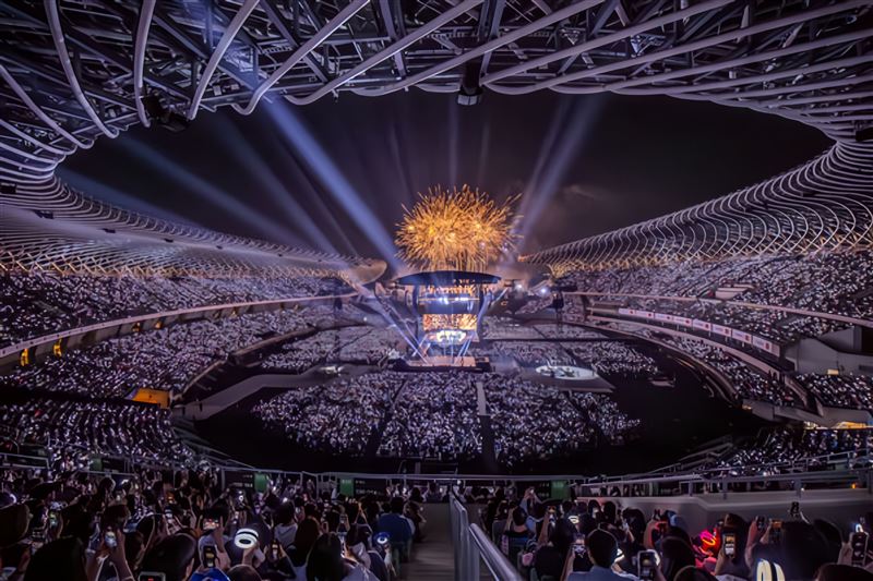 南韓超人氣女團TWICE昨深夜釋出現場高清照。（圖／翻攝自IG @twicetagram）