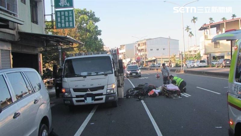瓦斯貨車停機車道！男騎車自撞送醫不治