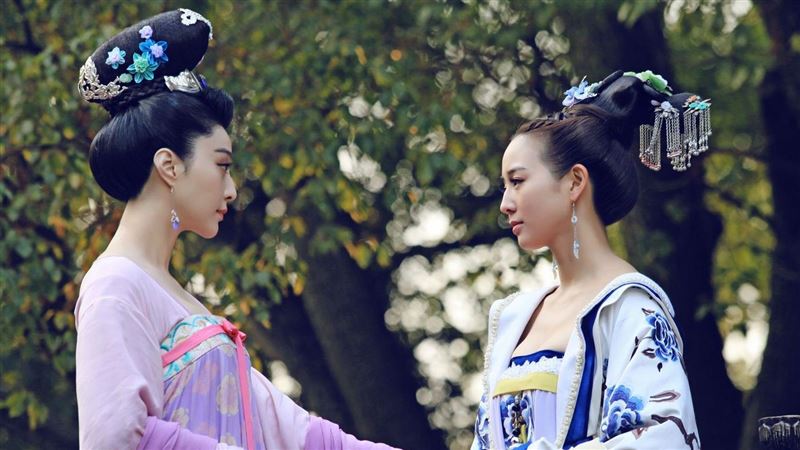 張鈞甯（右）、范冰冰曾2014合作《武媚娘傳奇》。（圖／中天提供）