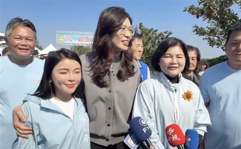 鄭麗文、張麗善、張嘉郡一同出席「雲林到口湖健走、步步口福」活動。（圖／翻攝畫面）