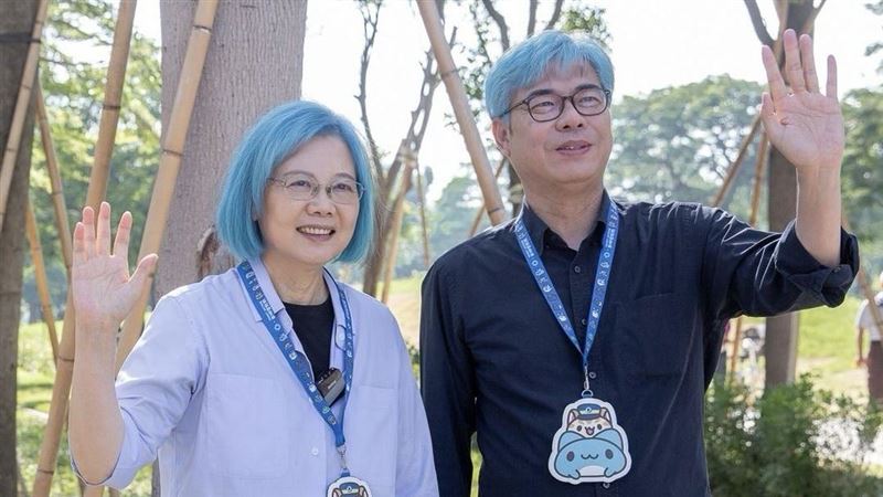 TWICE來台開唱　小英頂藍髮應援挺子瑜